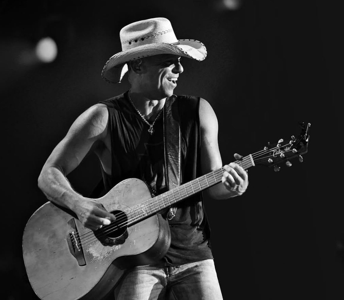 Kenny Chesney on stage